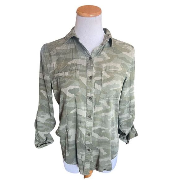 Womens a.N.a. A New Appraoch Camouflage Rolled Sleeve Button Down Shirt - Sz XS - Picture 1 of 1